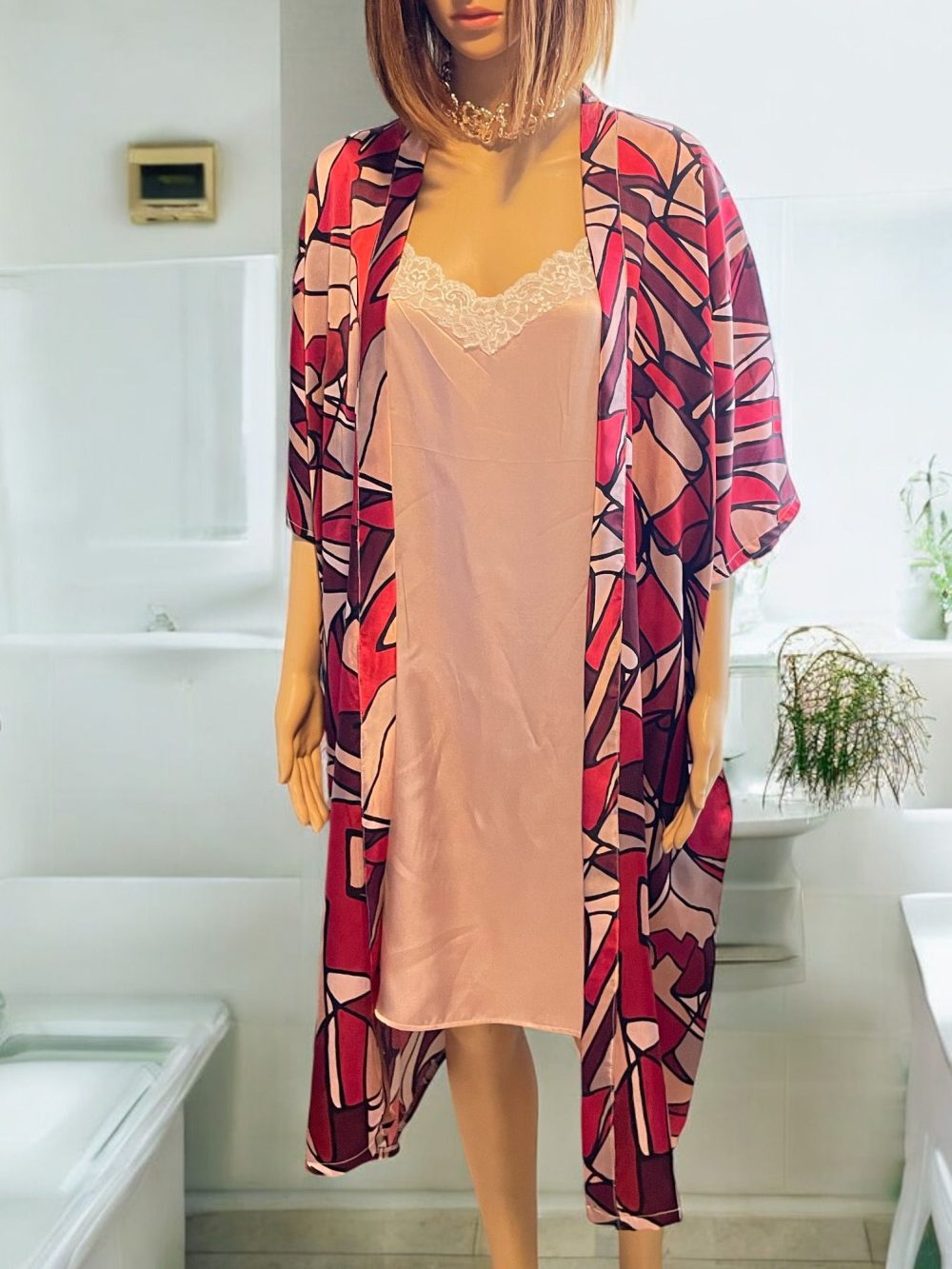 Kimono  "Béatitude" en soie pour femme avec motifs graphiques Marron – Image 2